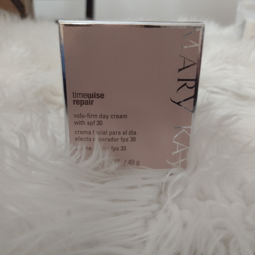 Mary Kay Timewise Repair Volu Firm Day Cream Sunscreen Broad Spectrum SPF 30.